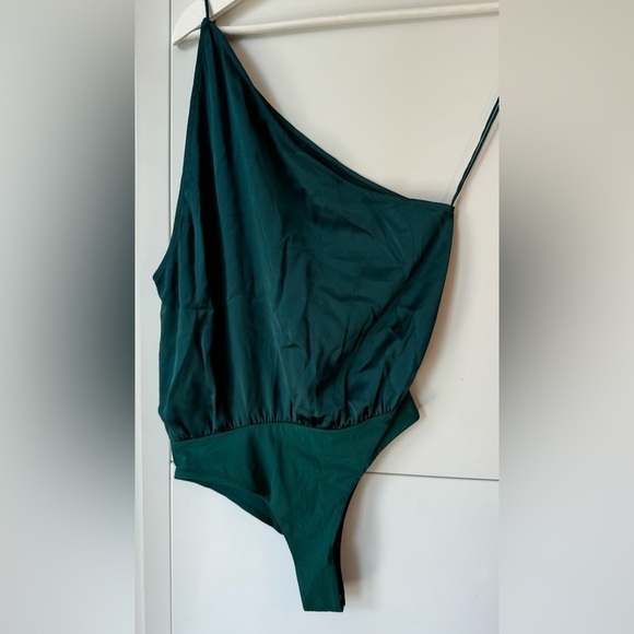 The Sei One Shoulder Silk‎ Bodysuit  in Lagoon Size 0 - Picture 2 of 5